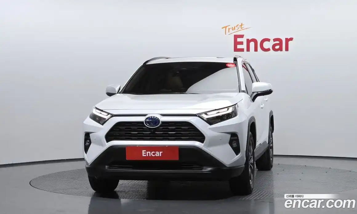 Toyota RAV4 2024 2.5 Автомат в Москве № 279227, фото 11