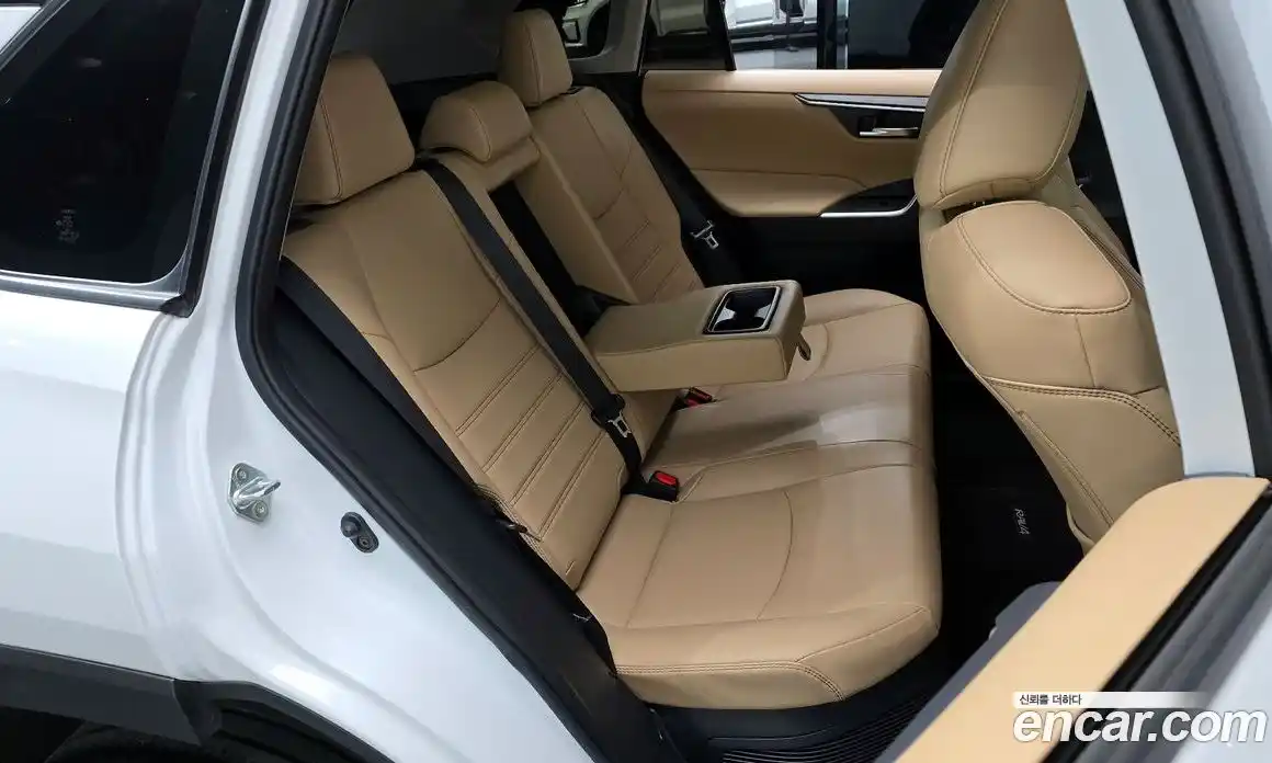 Toyota RAV4 2024 2.5 Автомат в Москве № 279227, фото 13