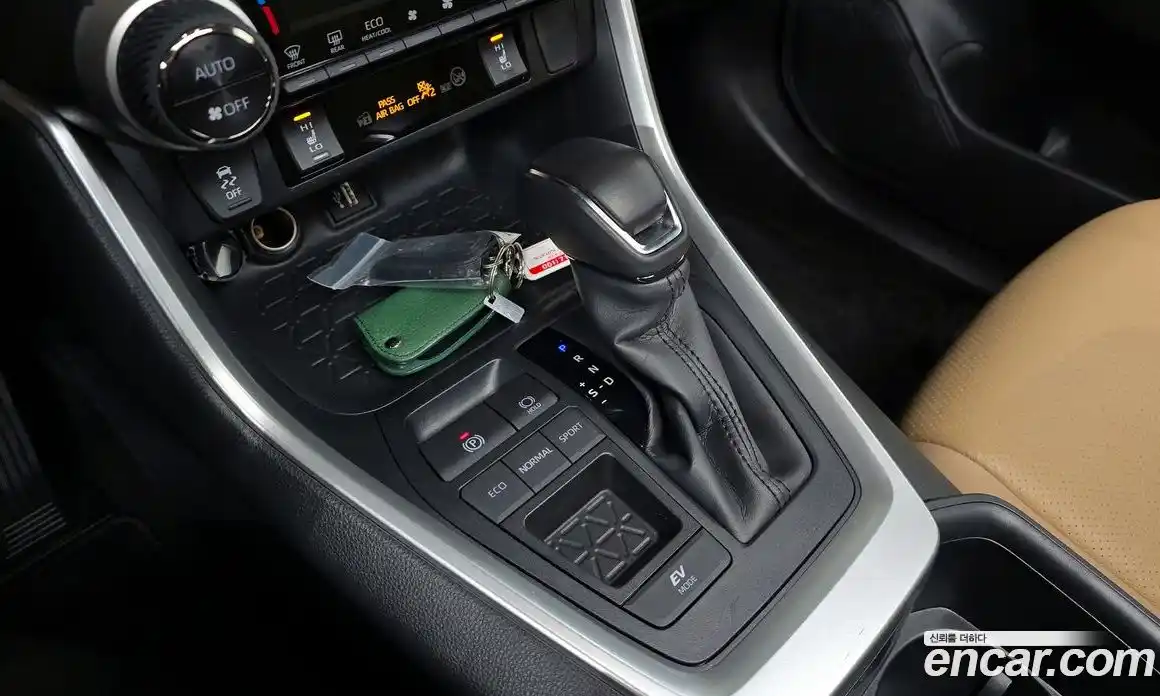 Toyota RAV4 2024 2.5 Автомат в Москве № 279227, фото 14