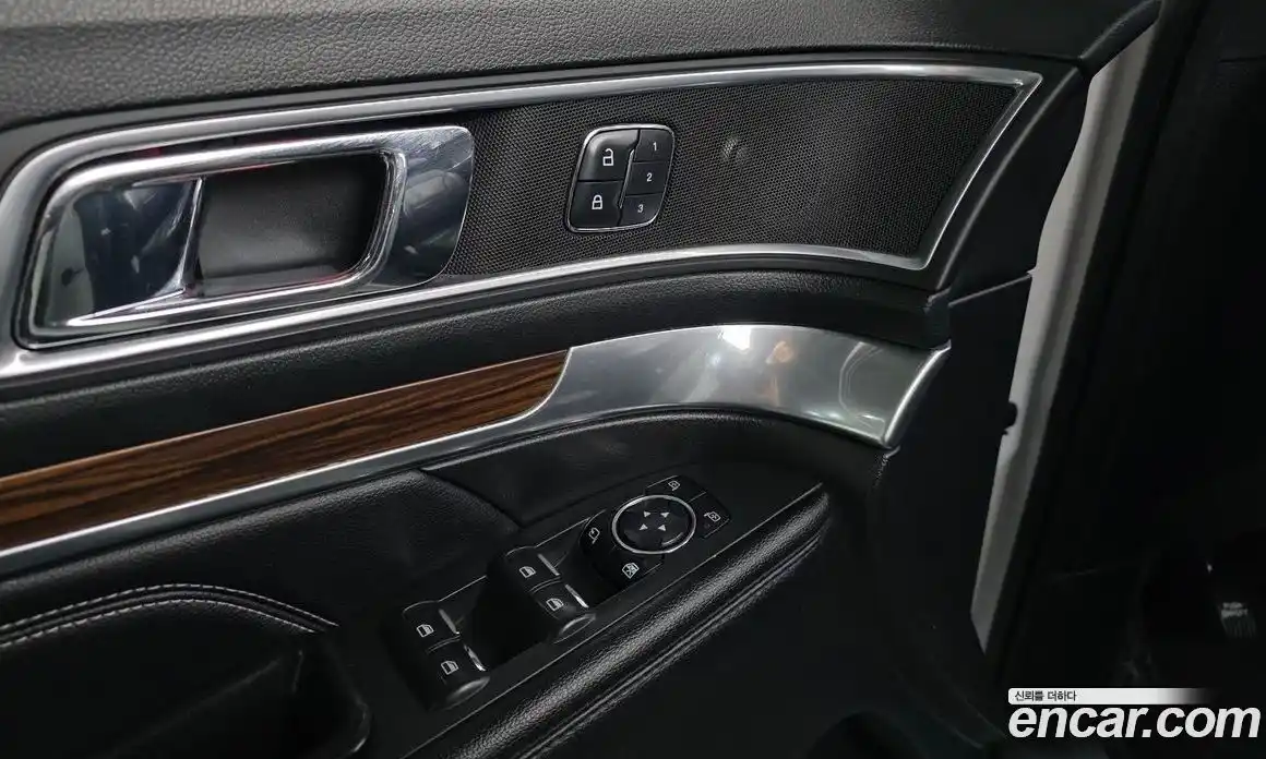 Ford Explorer 2017 2.3 Автомат в Москве № 281293, фото 19