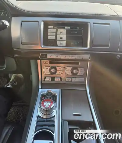 Jaguar XF 2015 2.0 Автомат в Москве № 283975, миниатюра 9