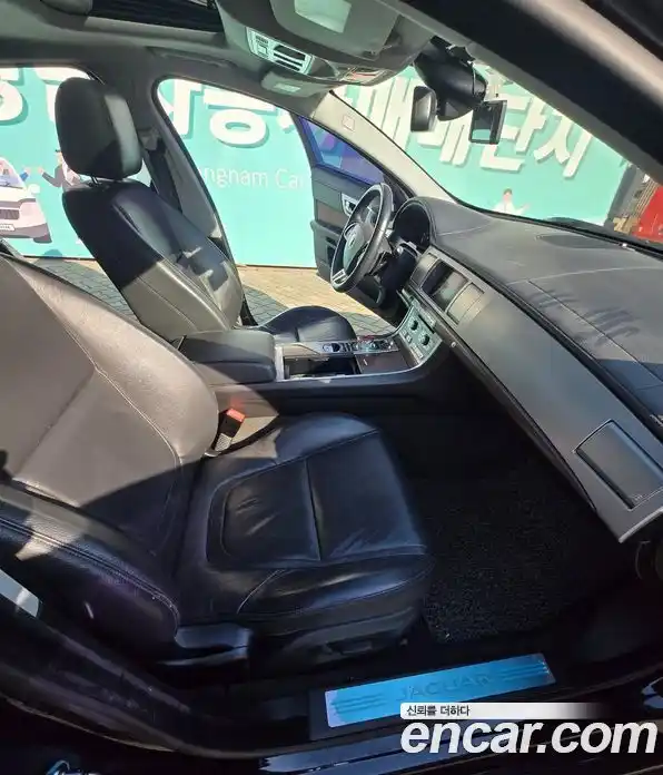 Jaguar XF 2015 2.0 Автомат в Москве № 283975, фото 10