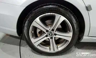 Mercedes-Benz E-Class 2019 2.0 Автомат в Москве № 292168, миниатюра 2