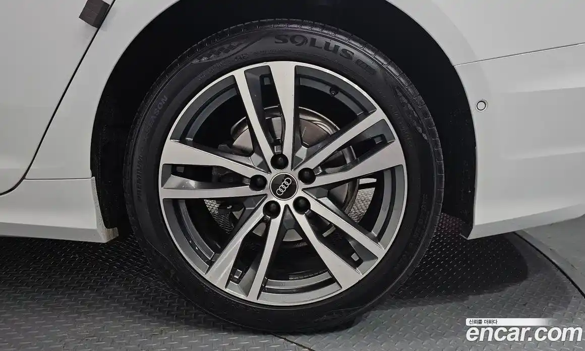 Audi A6 2023 2.0 Автомат в Москве № 292965, фото 4