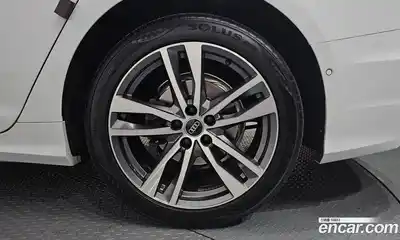 Audi A6 2023 2.0 Автомат в Москве № 292965, миниатюра 4