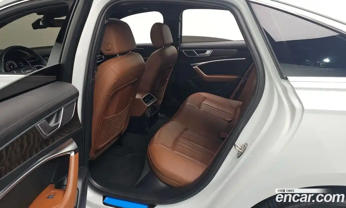 Audi A6 2023 2.0 Автомат в Москве № 292965, фото 9