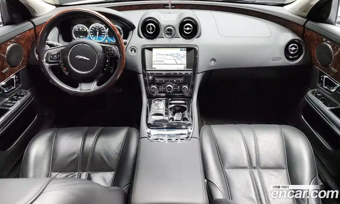 Jaguar XJ 2015 3.0 Автомат в Москве № 304954, фото 14