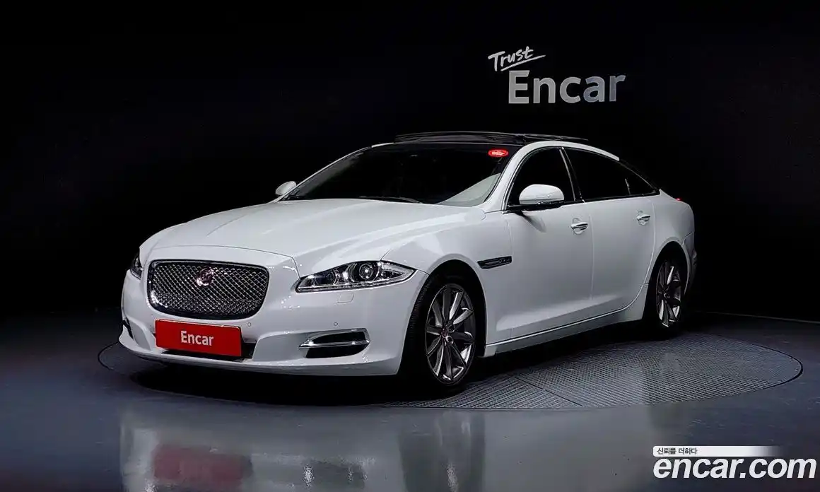 Jaguar XJ 2015 3.0 Автомат в Москве № 304954, фото 4