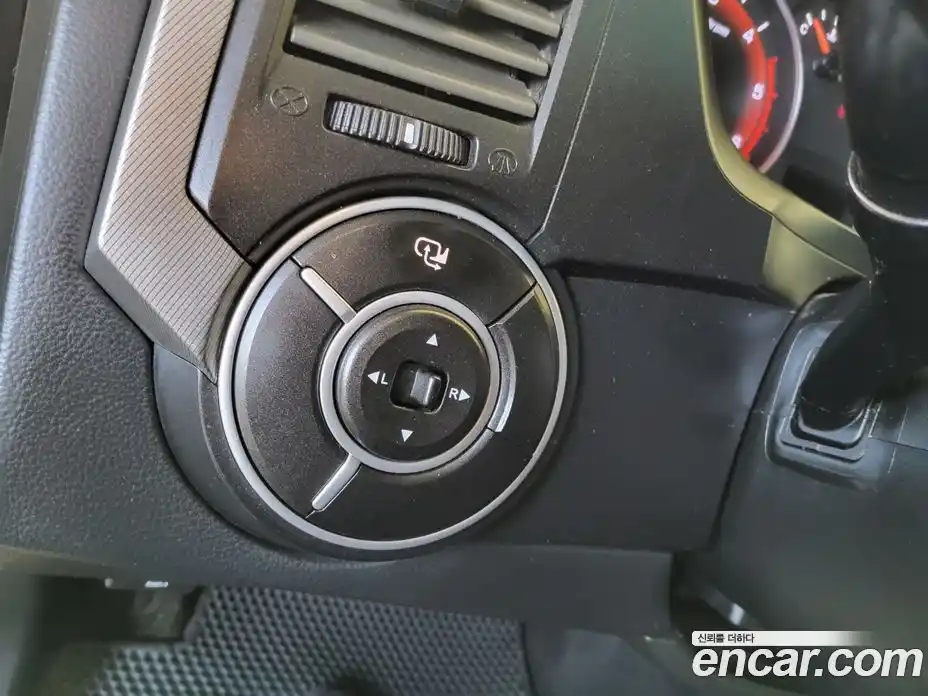 SsangYong Korando 2014 2.0 Автомат в Москве № 311048, фото 13