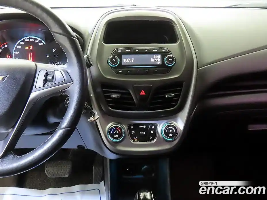 Chevrolet Spark 2016 1.0 Автомат в Москве № 315779, фото 12