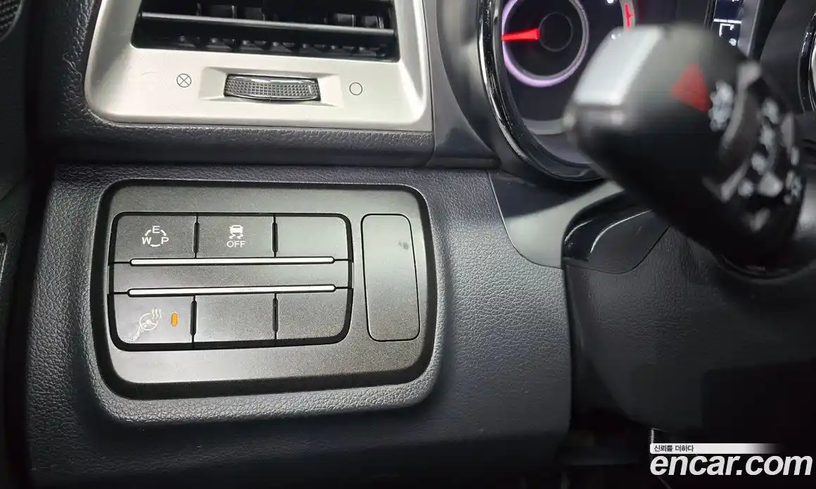 SsangYong TIBOLI 2015 1.6 Автомат в Москве № 33414, фото 3