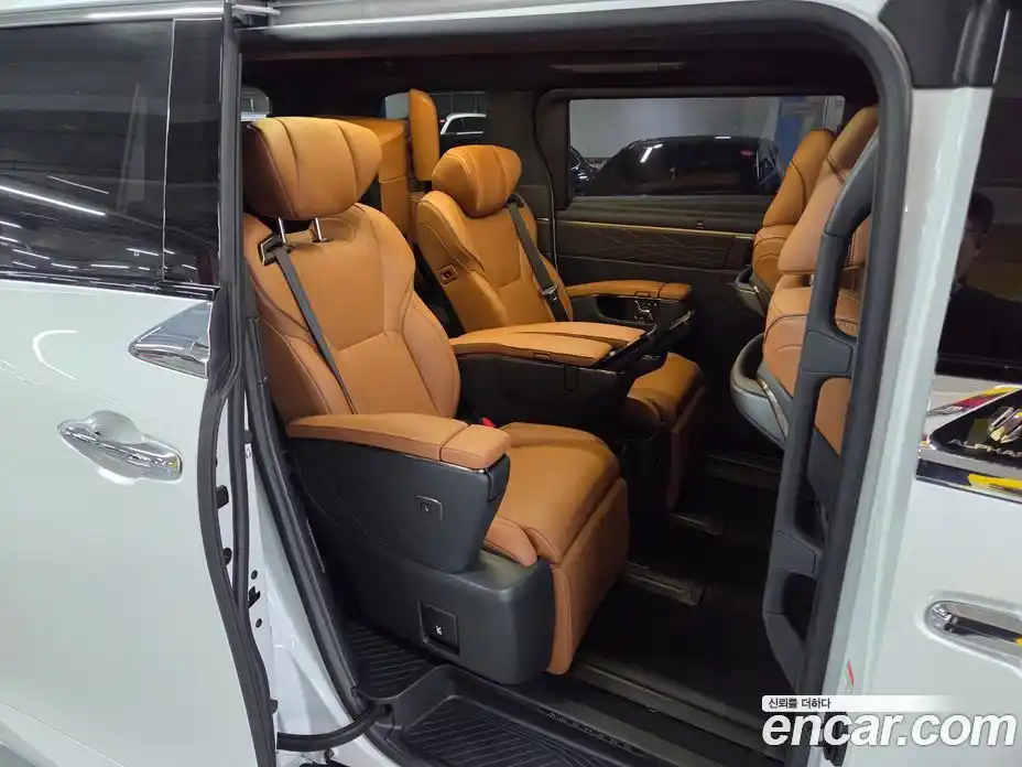 Toyota Alphard 2024 2.5 Автомат в Москве № 361203, фото 11