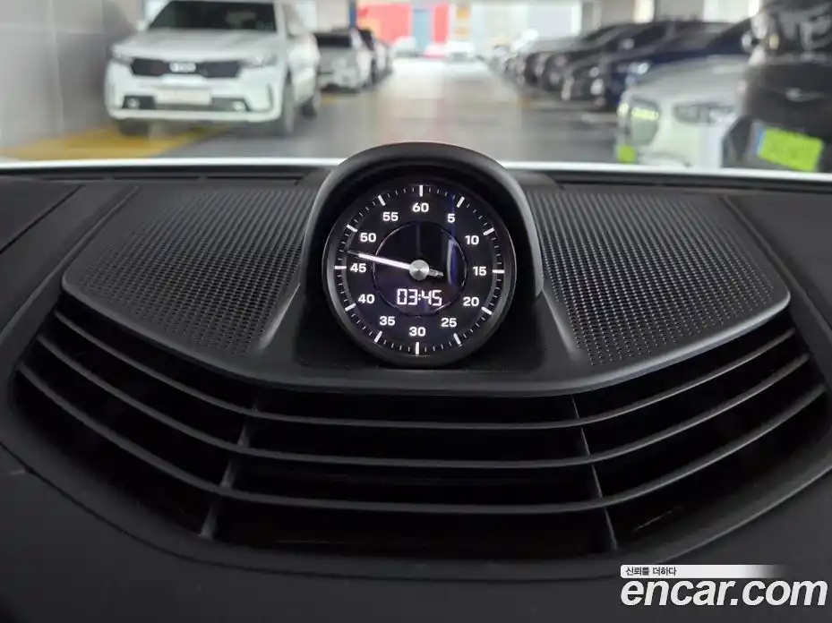 Porsche Taycan 2024 Автомат в Москве № 374451, фото 11