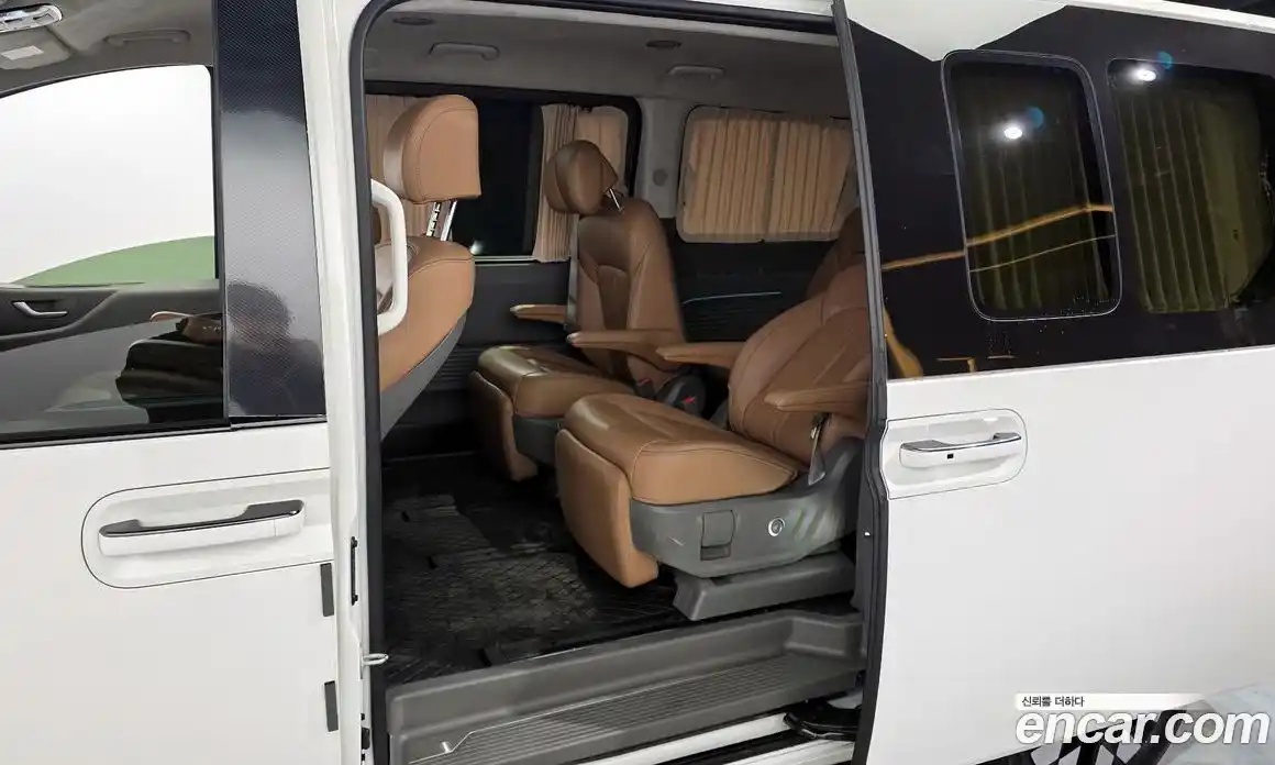 Hyundai Staria 2025 1.6 Автомат в Москве № 382550, фото 11