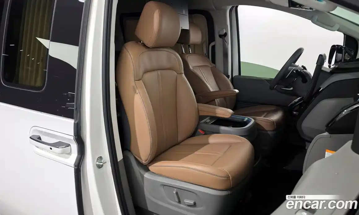 Hyundai Staria 2025 1.6 Автомат в Москве № 382550, фото 12