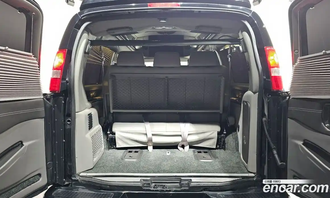 Chevrolet Express Van 2016 6.0 Автомат в Москве № 385223, фото 20