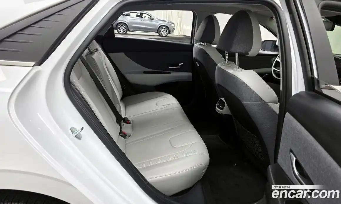 Hyundai Avante 2023 1.6 Автомат в Москве № 397551, фото 12