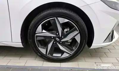 Hyundai Avante 2023 1.6 Автомат в Москве № 397551, миниатюра 5