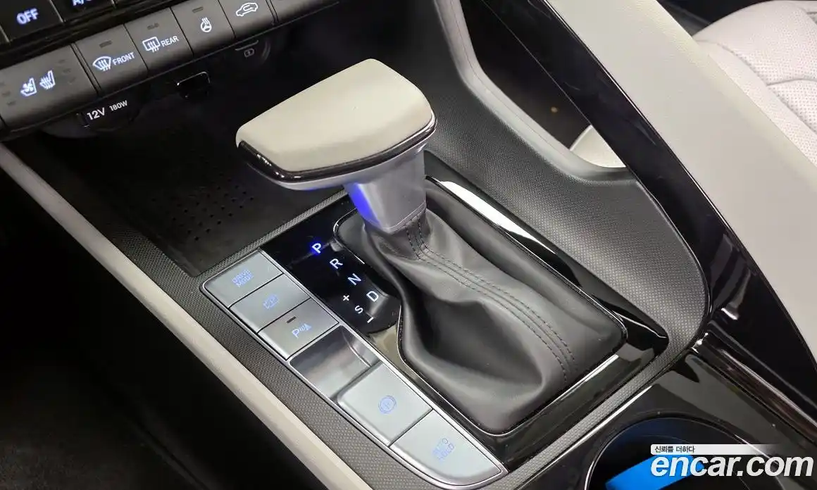 Hyundai Avante 2023 1.6 Автомат в Москве № 397551, фото 9