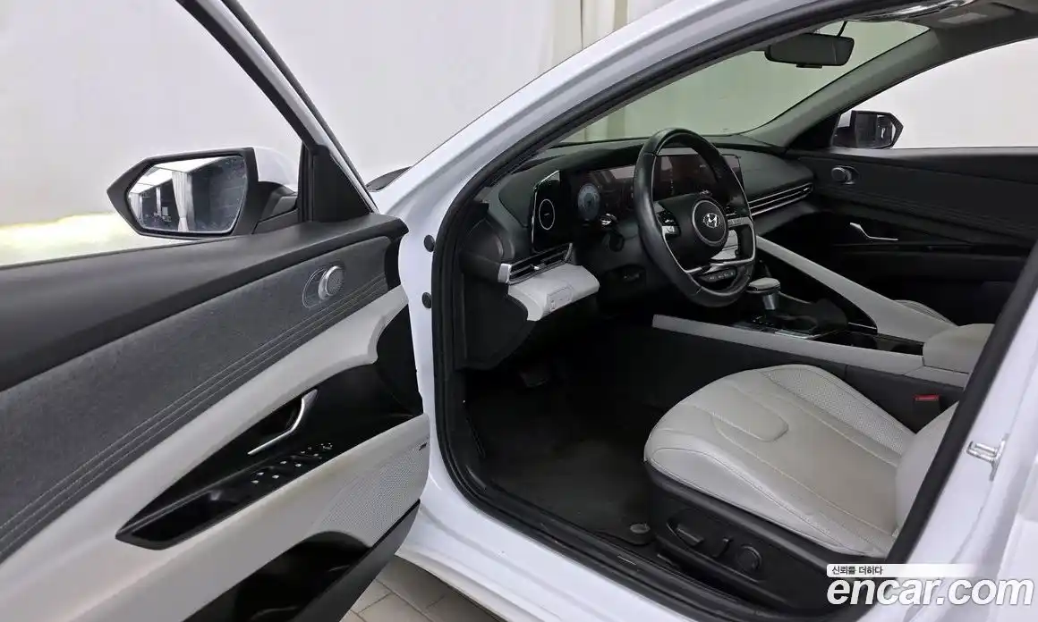 Hyundai Avante 2023 1.6 Автомат в Москве № 397551, фото 10