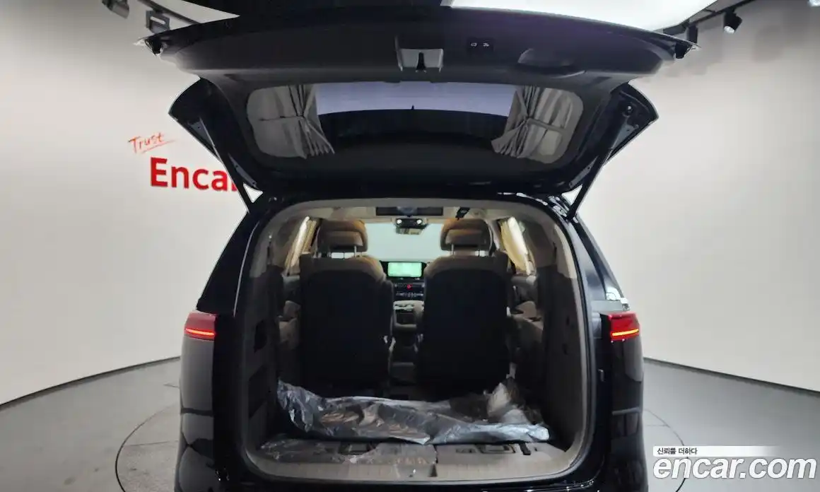 Kia Canival 2023 3.5 Автомат в Москве № 451576, фото 20