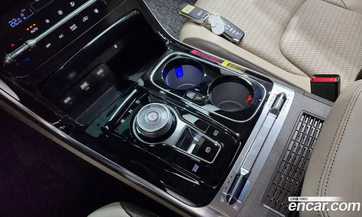 Kia Canival 2023 3.5 Автомат в Москве № 451576, фото 9