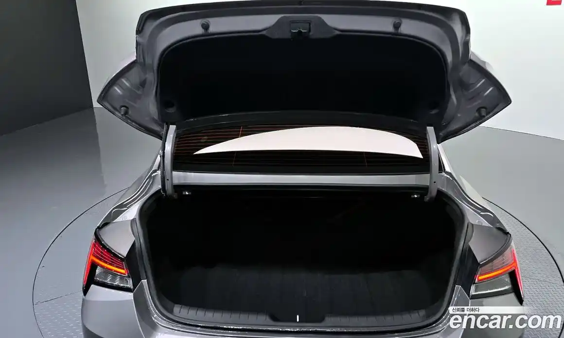 Hyundai Avante 2022 2.0 Механическая в Москве № 458626, фото 20