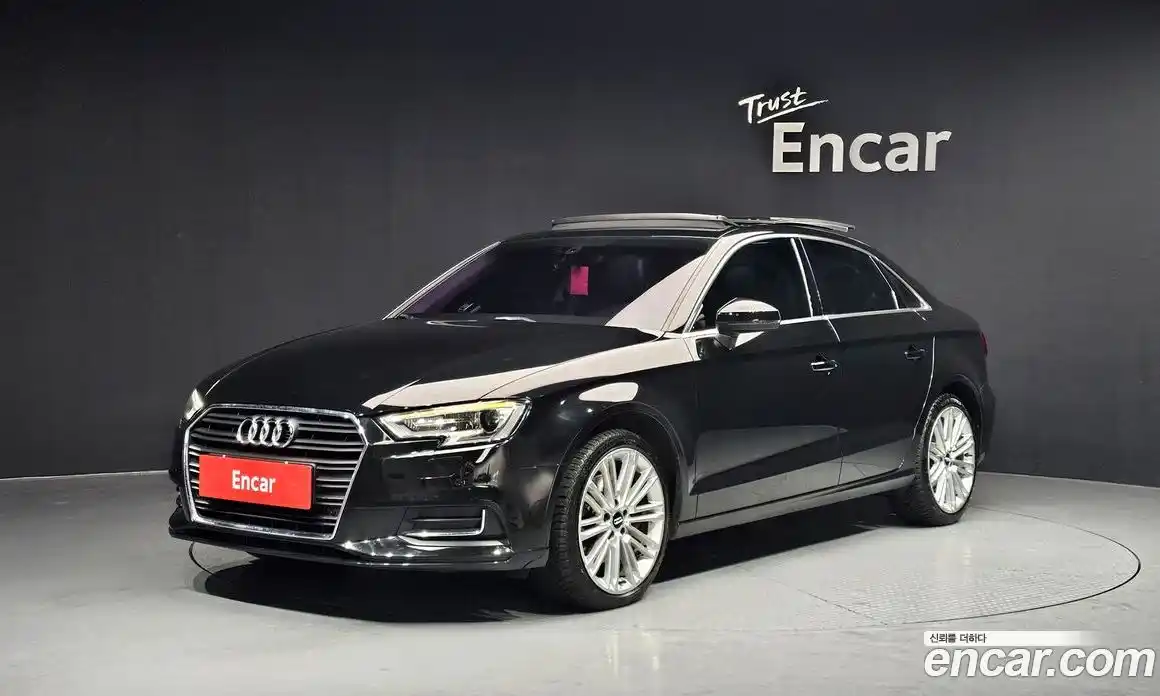 Audi A3 2018 2.0 Автомат в Москве № 469424, фото 1