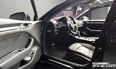 Audi A3 2018 2.0 Автомат в Москве № 469424, миниатюра 12