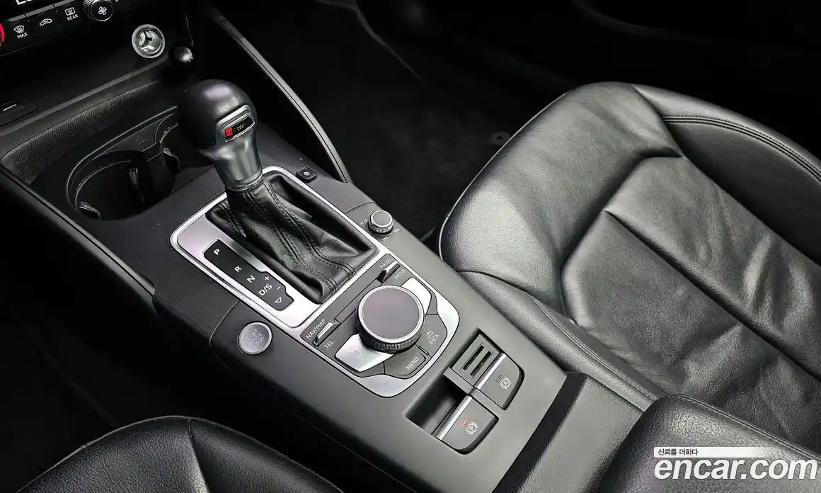 Audi A3 2018 2.0 Автомат в Москве № 469424, фото 9