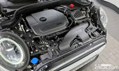 Mini Cooper Convertible 2024 1.5 Автомат в Москве № 471789, миниатюра 6