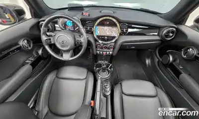Mini Cooper Convertible 2024 1.5 Автомат в Москве № 471789, миниатюра 7