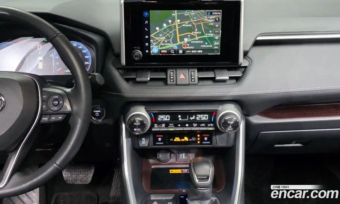 Toyota RAV4 2024 2.5 Автомат в Москве № 472930, фото 13