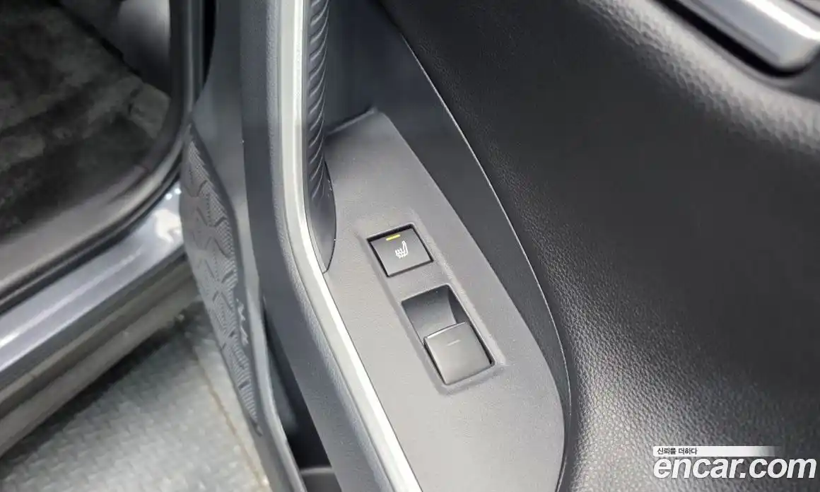 Toyota RAV4 2024 2.5 Автомат в Москве № 472930, фото 18