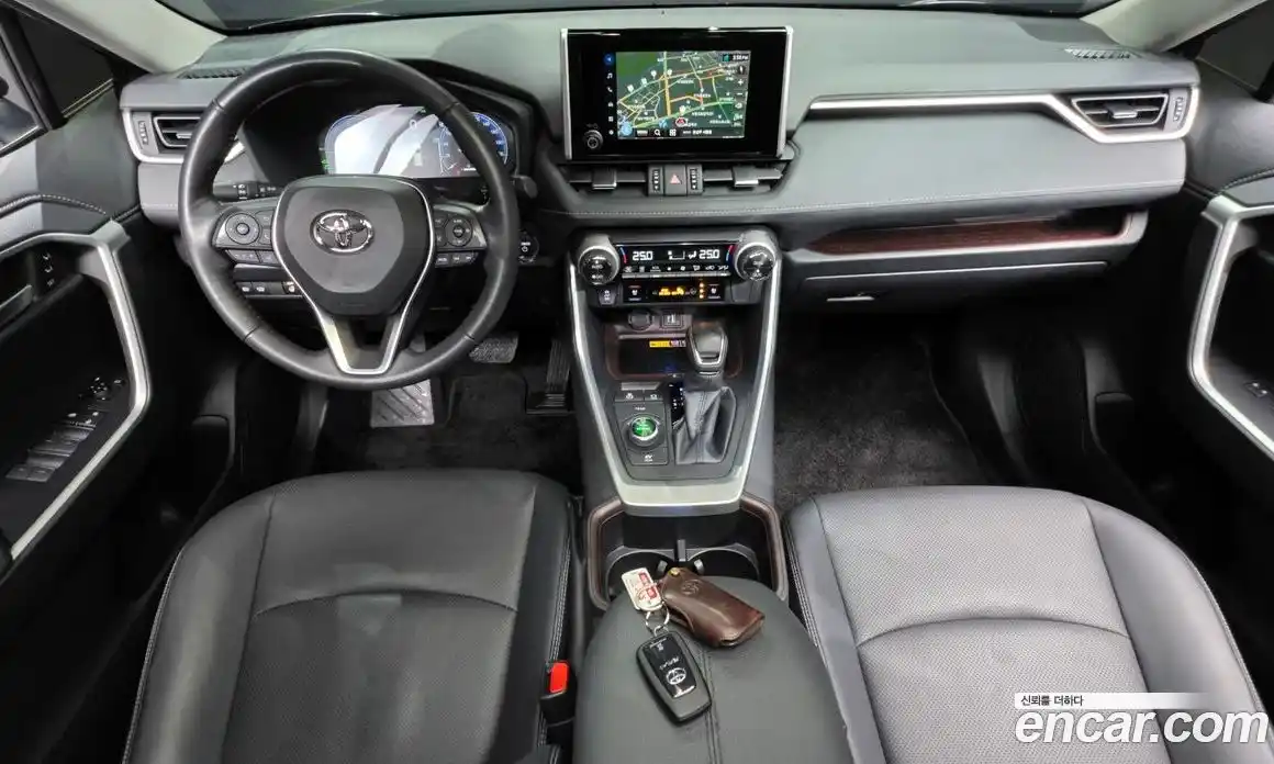 Toyota RAV4 2024 2.5 Автомат в Москве № 472930, фото 6