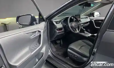Toyota RAV4 2024 2.5 Автомат в Москве № 472930, миниатюра 9