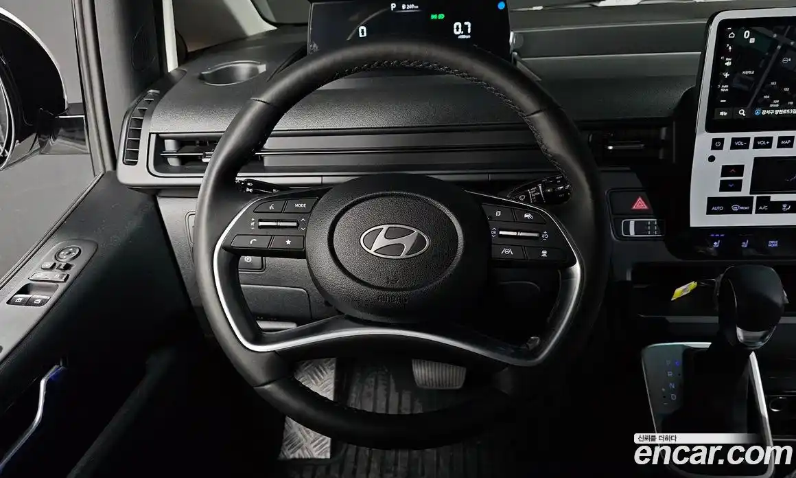 Hyundai Staria 2025 2.2 Автомат в Москве № 48964, фото 3