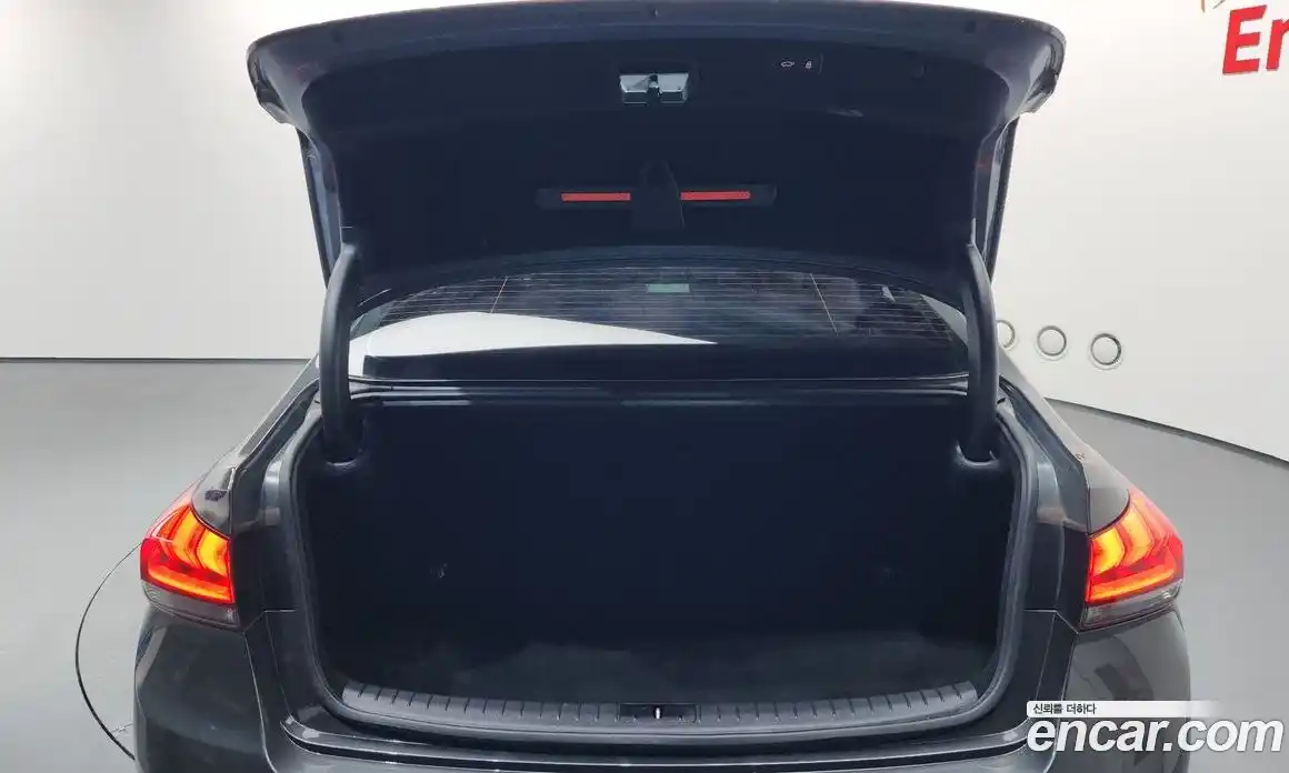 Genesis G80 2017 3.3 Автомат в Москве № 59413, фото 20