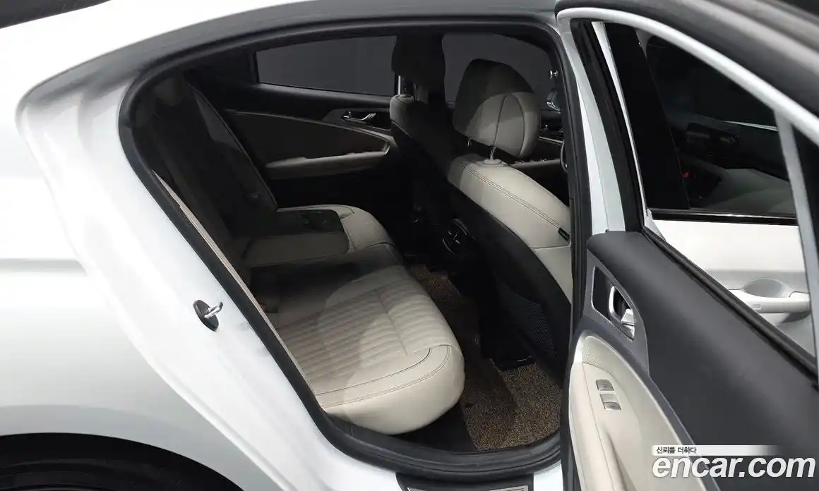 Genesis G70 2022 2.0 Автомат в Москве № 85620, фото 15