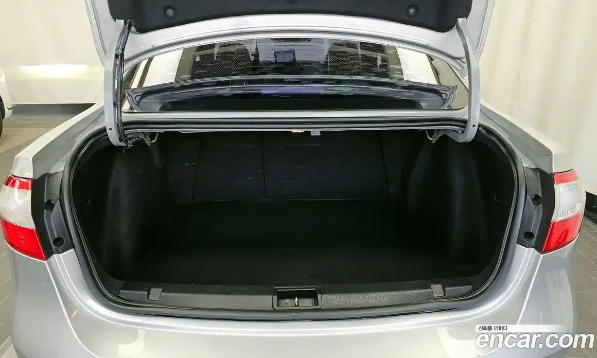 Renault SM3 2012 1.6 Автомат в Москве № 107088, фото 14