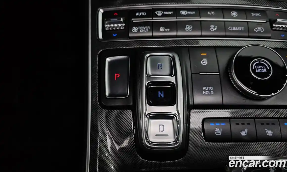 Hyundai Santa Fe 2023 1.6 Автомат в Москве № 112340, фото 11