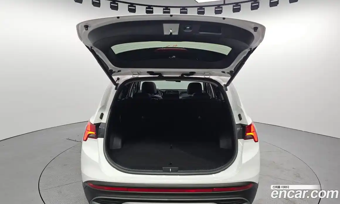 Hyundai Santa Fe 2023 1.6 Автомат в Москве № 112340, фото 3