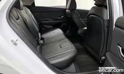 Hyundai Avante 2021 1.6 Автомат в Москве № 113410, миниатюра 2