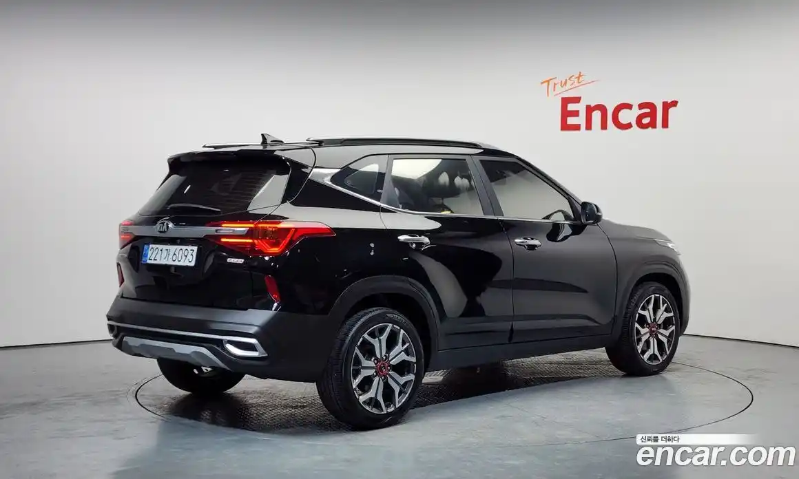 Kia Seltos 2021 1.6 Автомат в Москве № 121999, фото 19