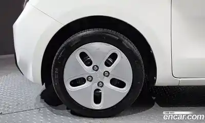 Kia Ray 2023 1.0 Автомат в Москве № 123918, миниатюра 5