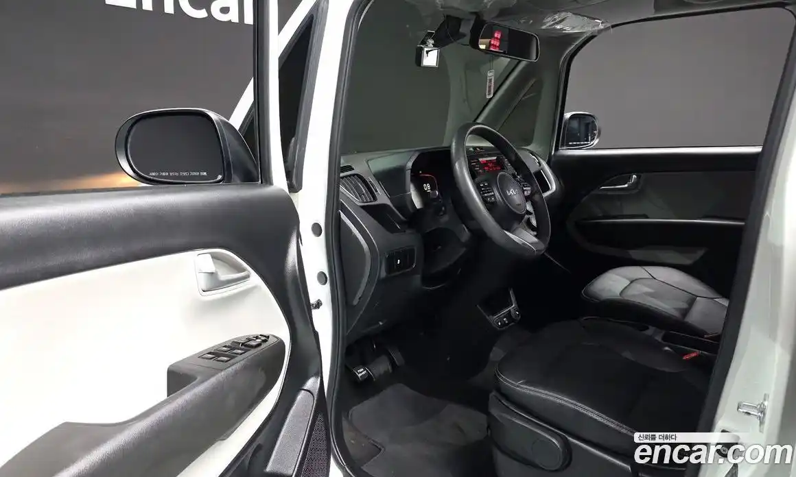 Kia Ray 2023 1.0 Автомат в Москве № 123918, фото 10