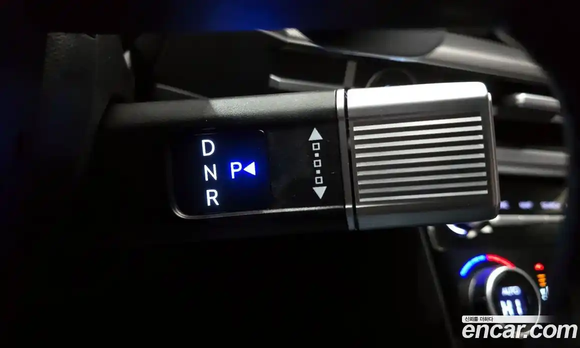 Hyundai Santa Fe 2024 2.5 Автомат в Москве № 129955, фото 18