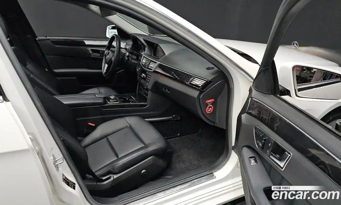 Mercedes-Benz E-Class 2013 3.5 Автомат в Москве № 137238, фото 4
