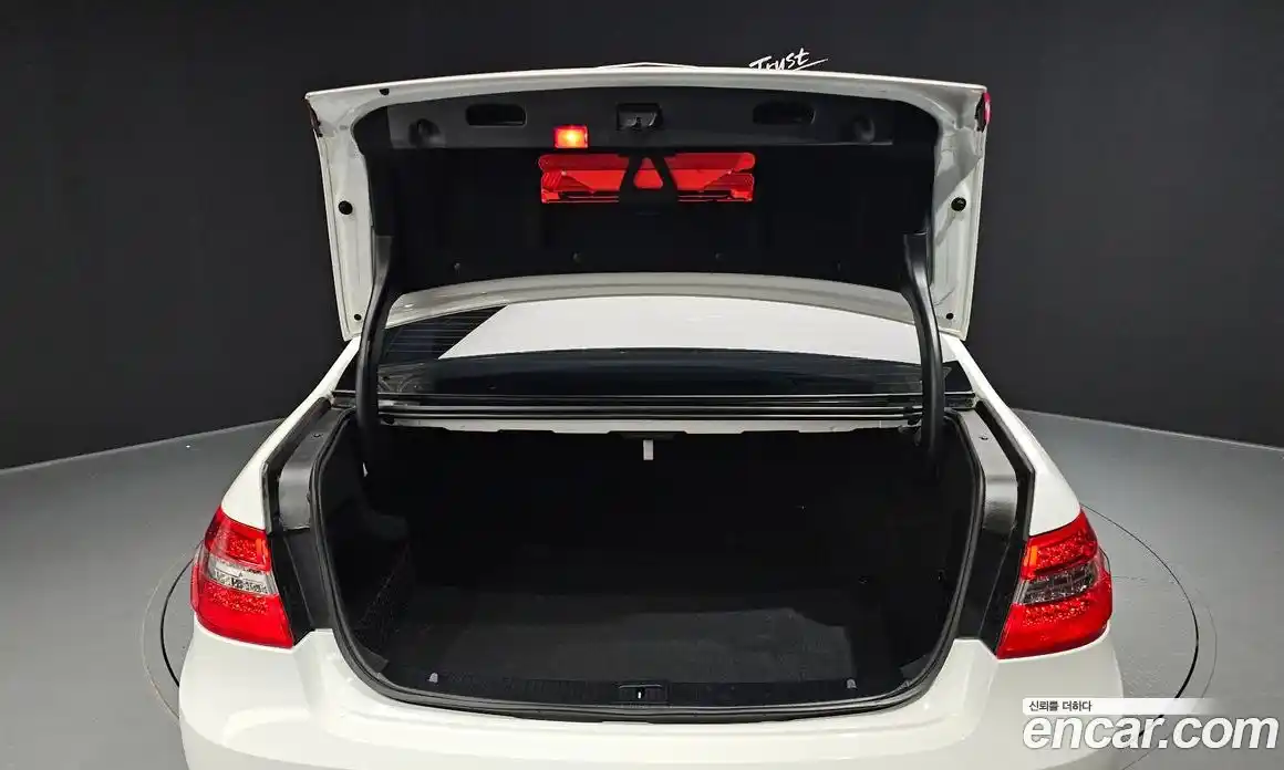 Mercedes-Benz E-Class 2013 3.5 Автомат в Москве № 137238, фото 6