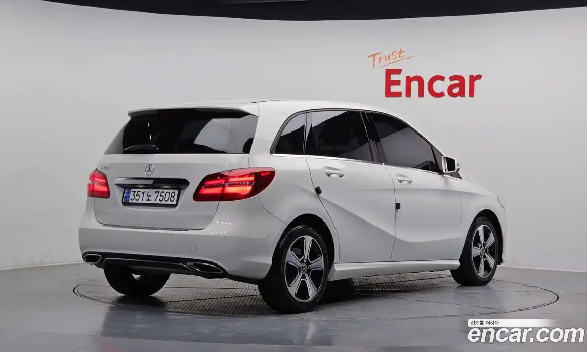 Mercedes-Benz B-Class 2018 2.0 Автомат в Москве № 139332, фото 17